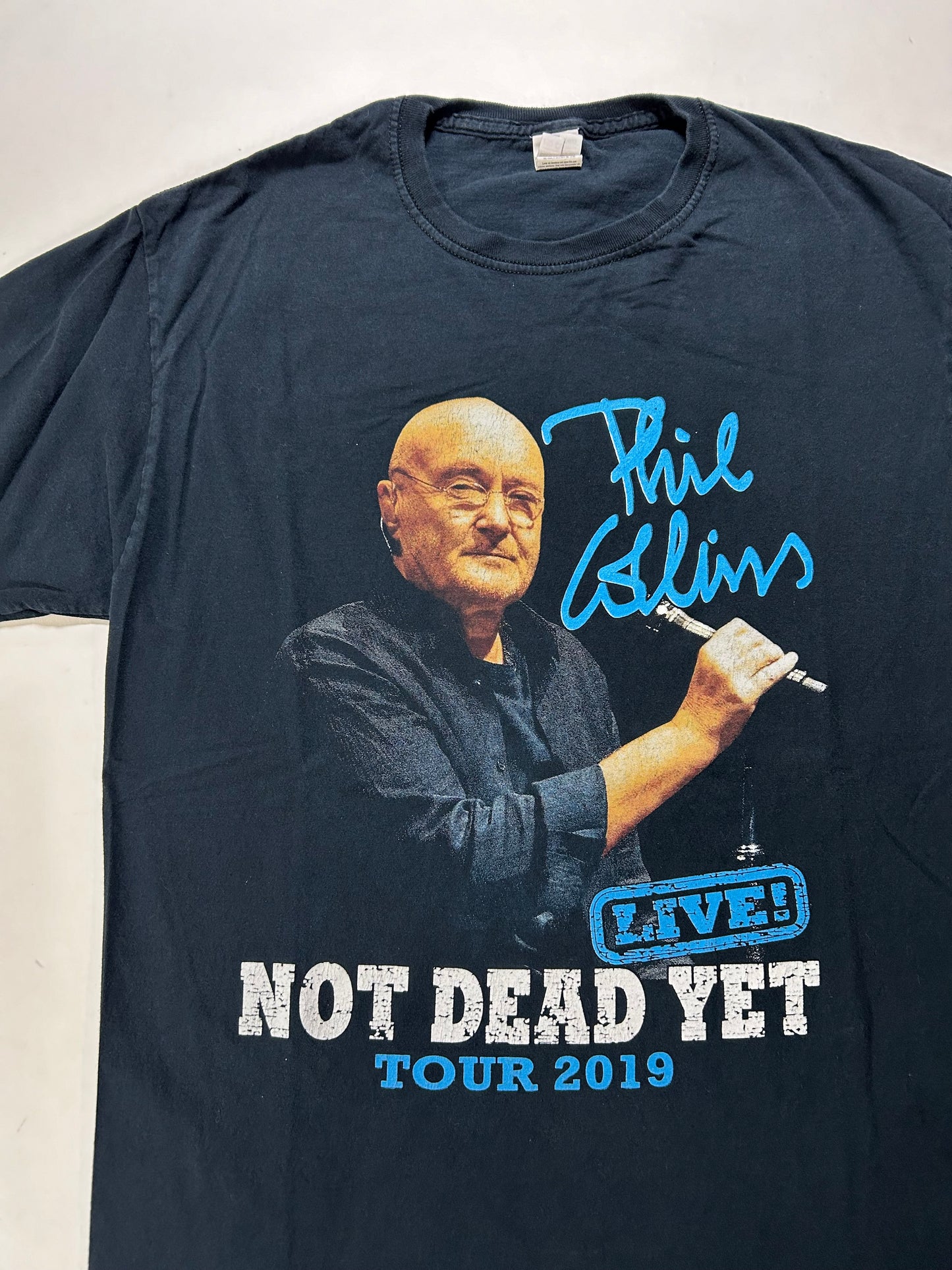 Phil Collins Not Dead Yet Tour 2019 Parking Lot Tee Medium 19x27.25 Inches