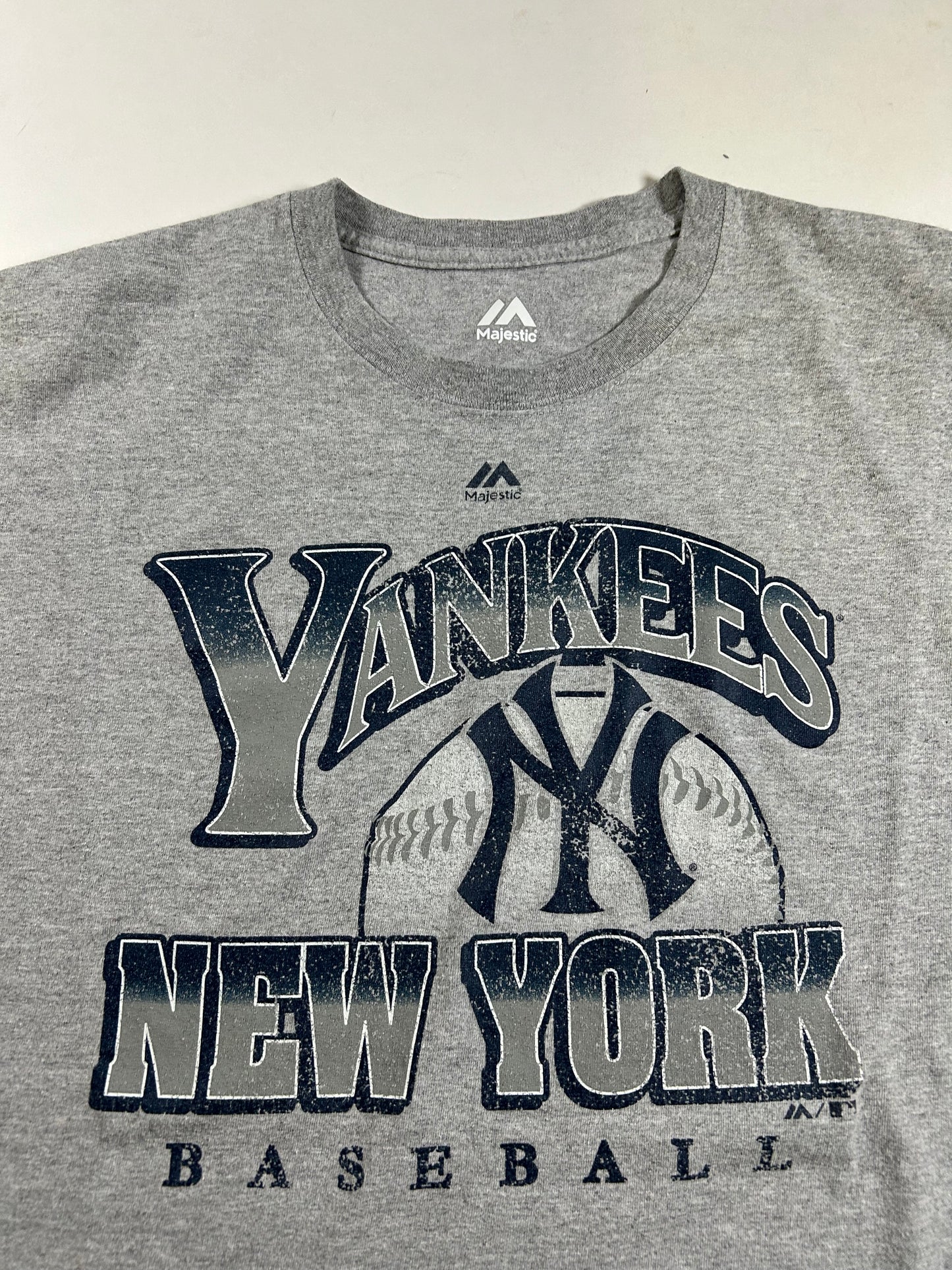 Majestic New York Yankees MLB Tee 2XL 25.25x30 Inches