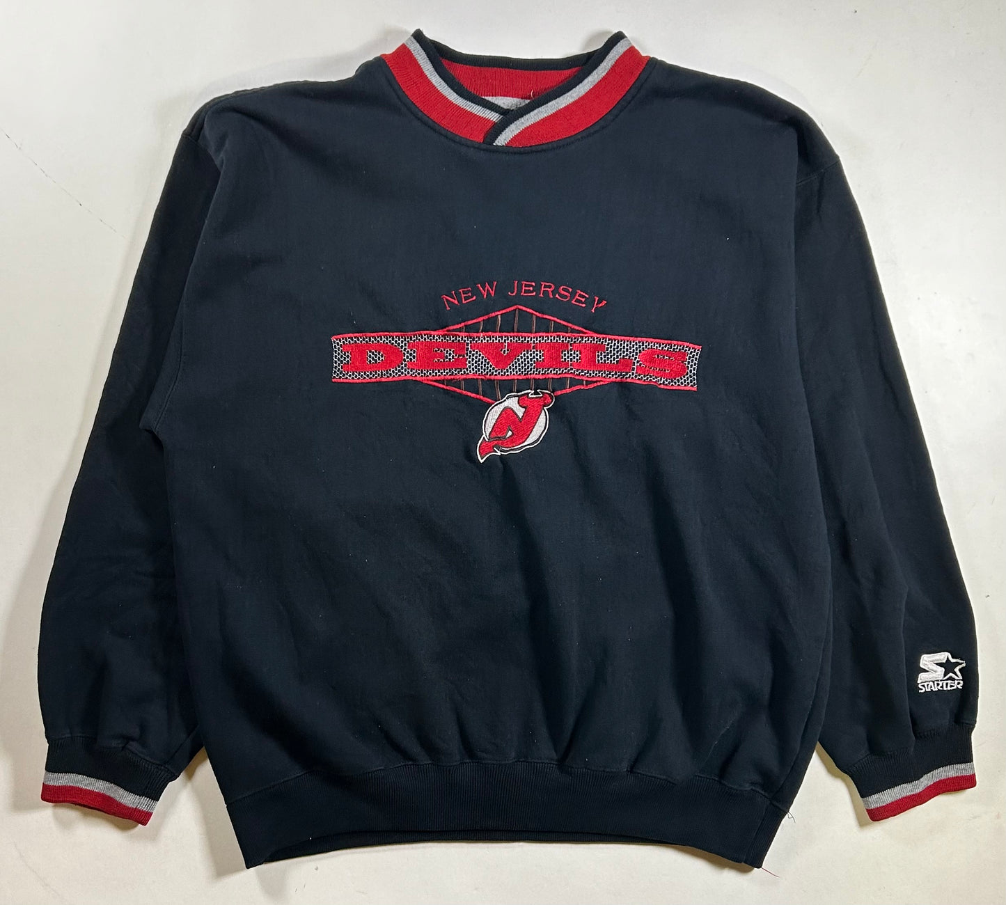 Vintage Starter New Jersey Devils NHL Embroidered Logo Crewneck Sweatshirt Large 24x26.75 Inches