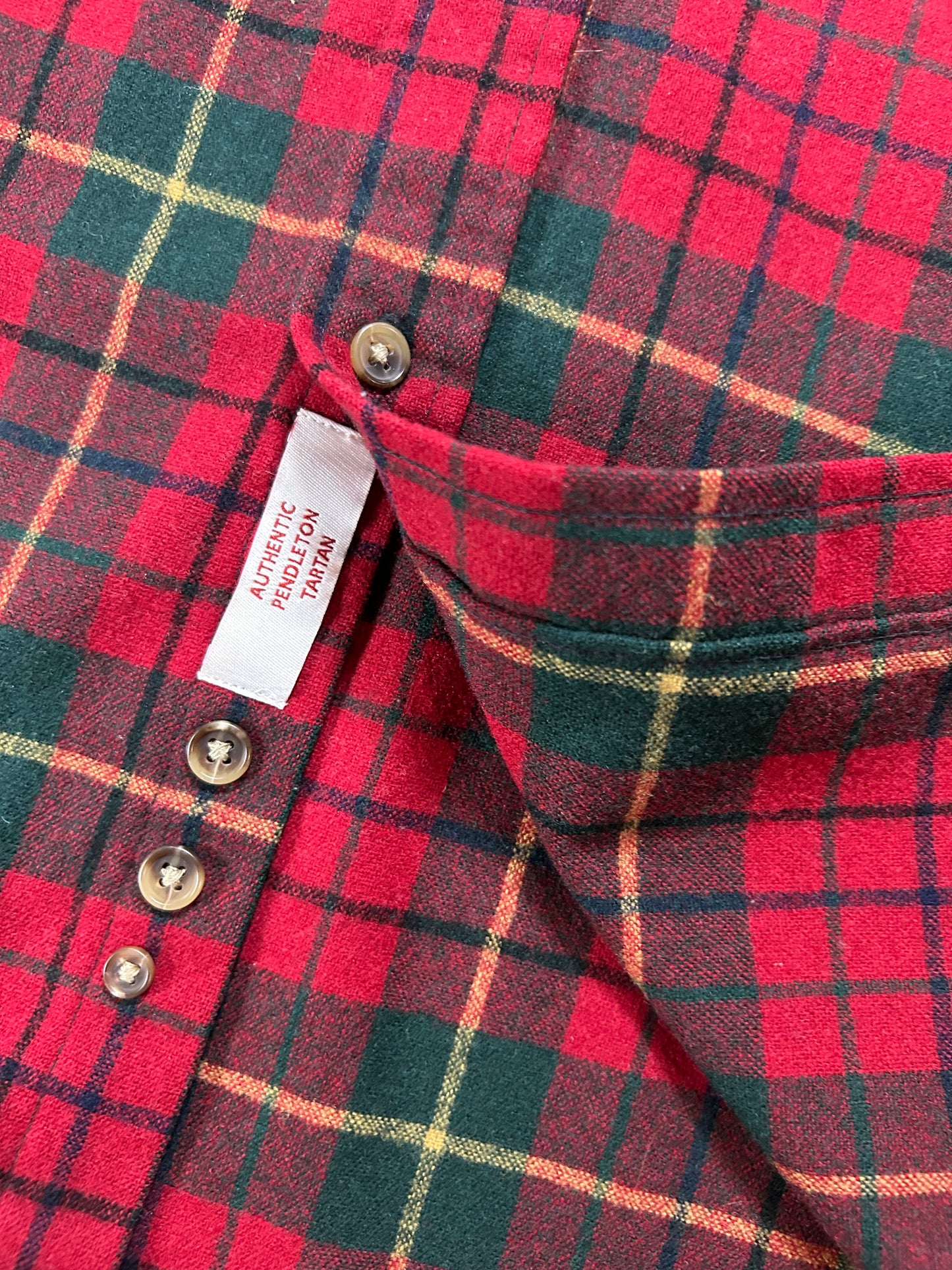 Pendleton Plaid Fireside 100% Wool Button Down Flannel Shirt Large 23.5x30.75 Inches Red Green