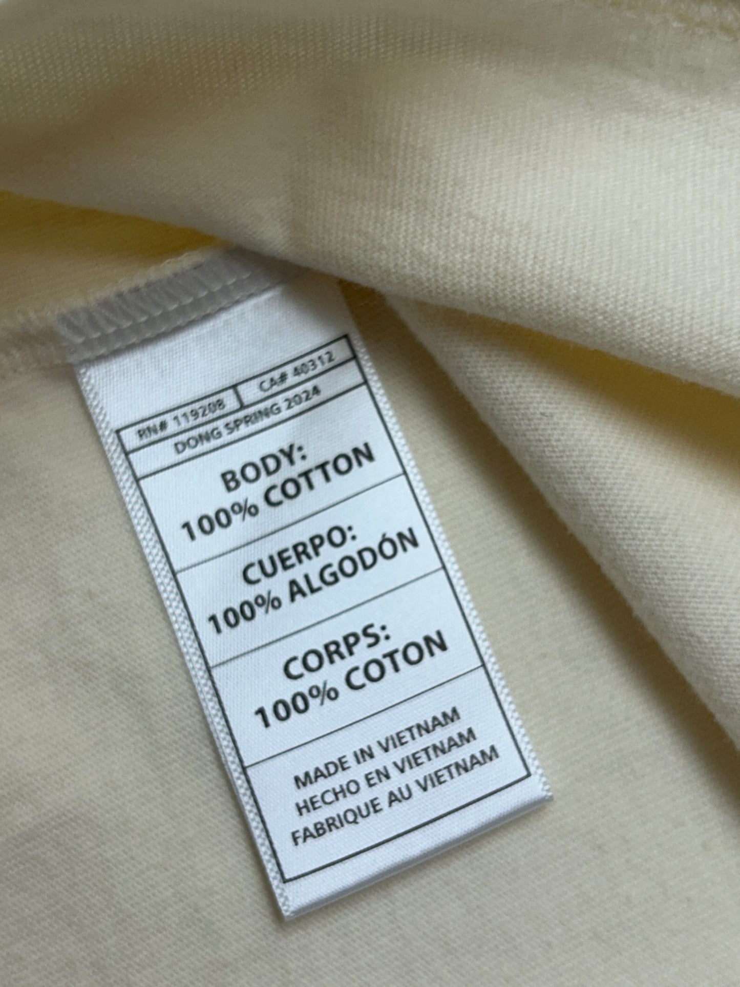 Mitchell & Ness Hardwood Classic Team Issued New York Knicks NBA Tee Medium 21x28.75 Inches