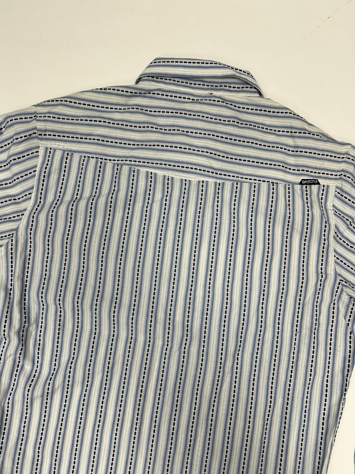 Vintage 00s Billabong Surf Polo Button Up Polo Long Sleeve Shirt Tagged Slim Fit Medium 22.25x29.75 Inches