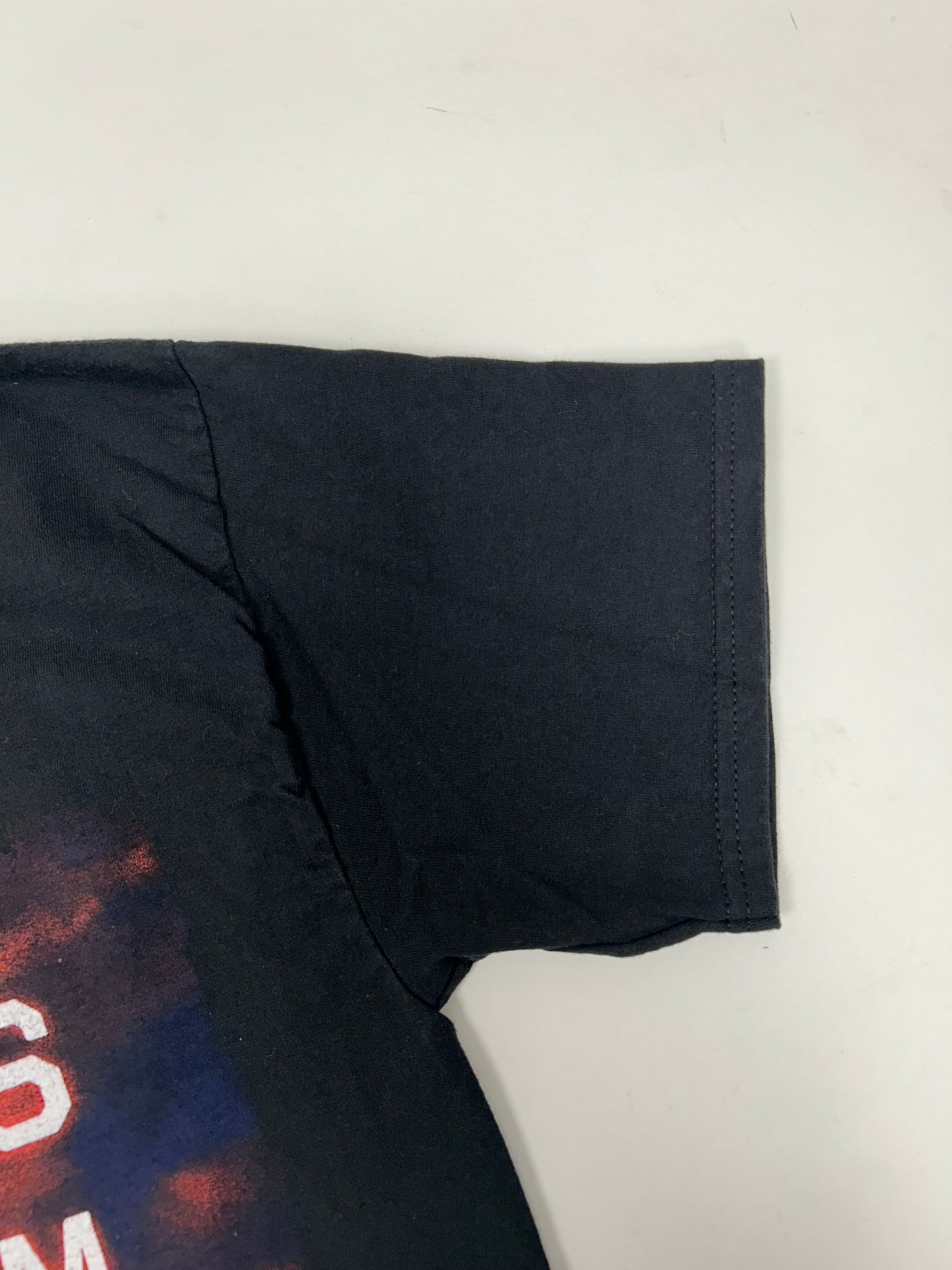 Roger Waters Live In Concert US+ Them 2017 Tour Pink Floyd Music Tee Medium 19.25x28.5 Inches