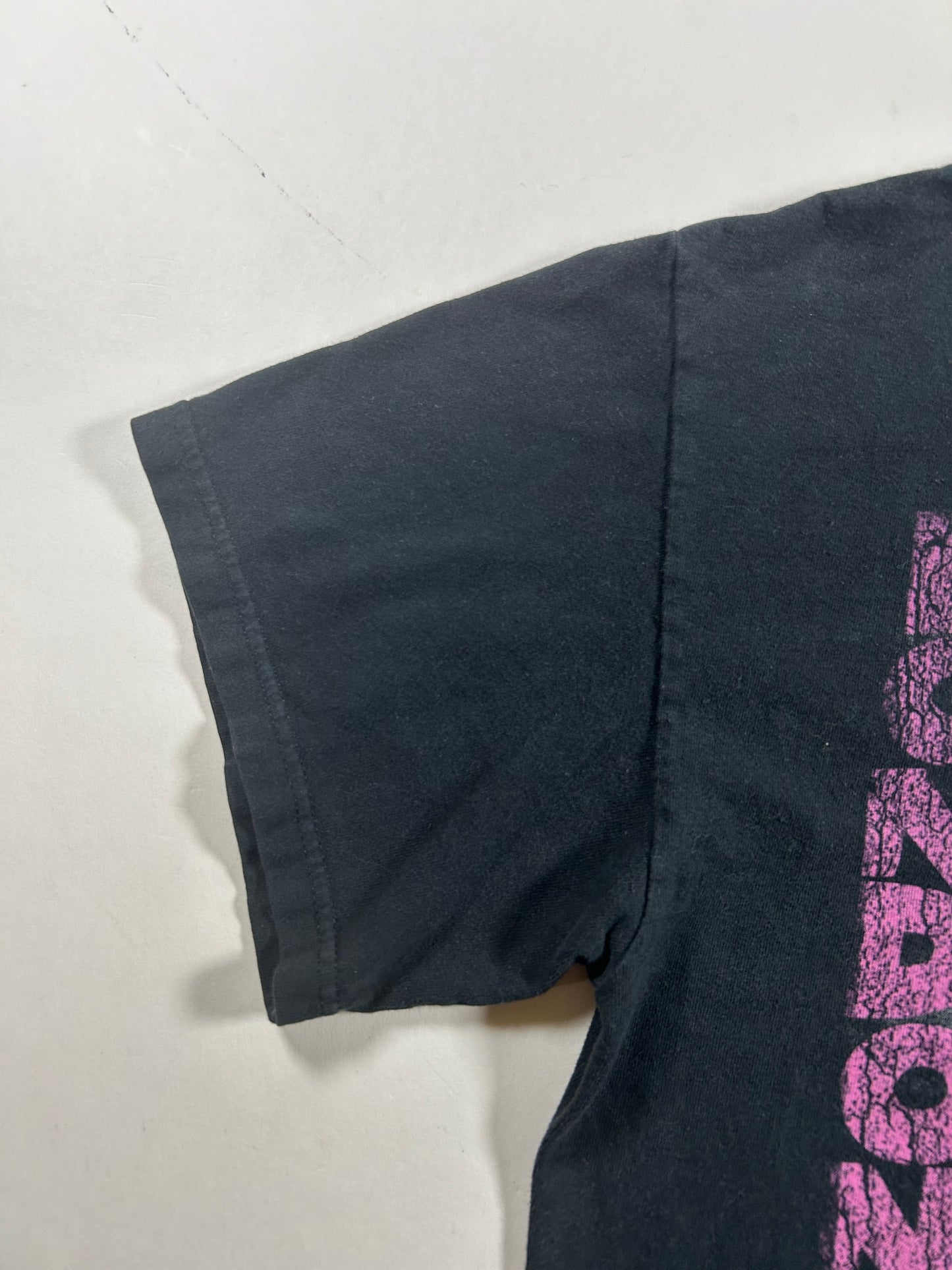 The Clash London Calling Graphic T Shirt Black 2000s Print Music Cropped Tee M/S Fit 20.5x24.5 Inches