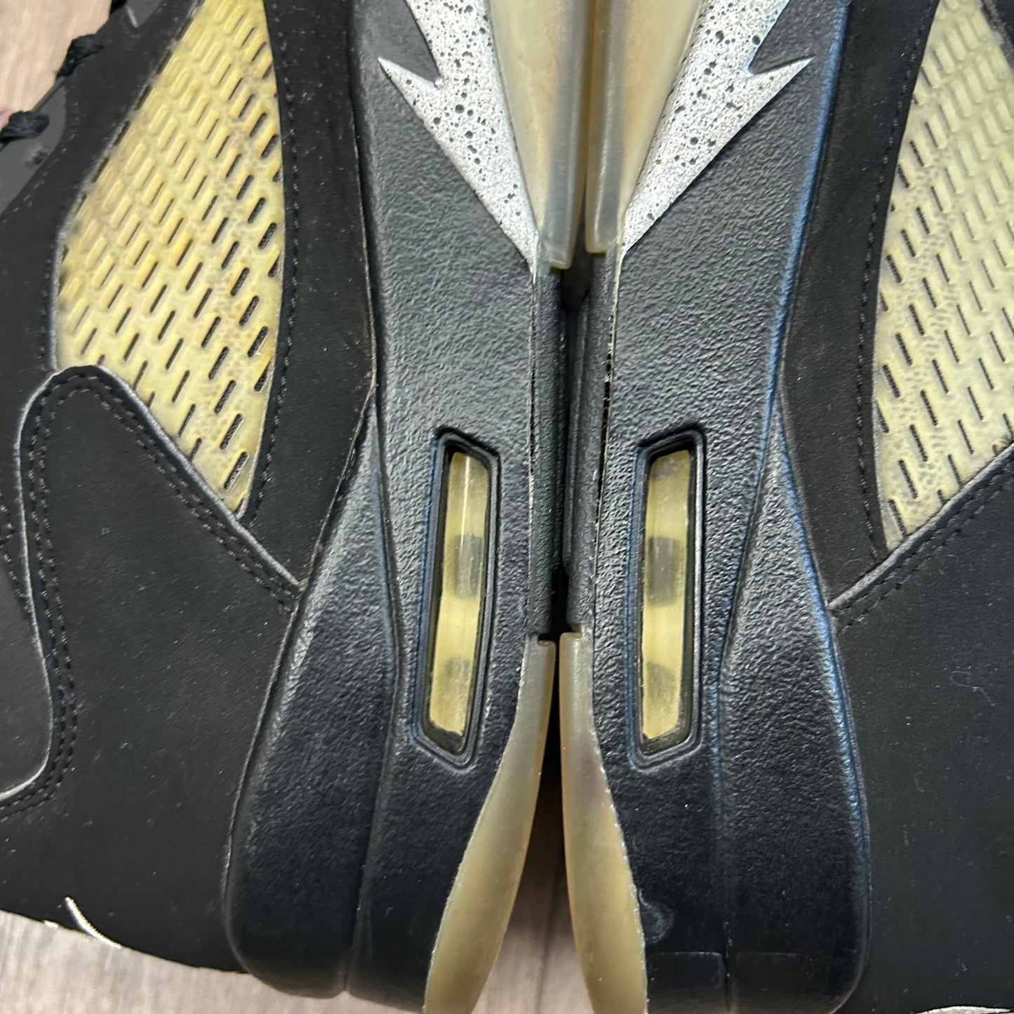 2016 Nike Air Jordan 5 Retro Black Metallic Size 9.5 Used With Box 845035 003