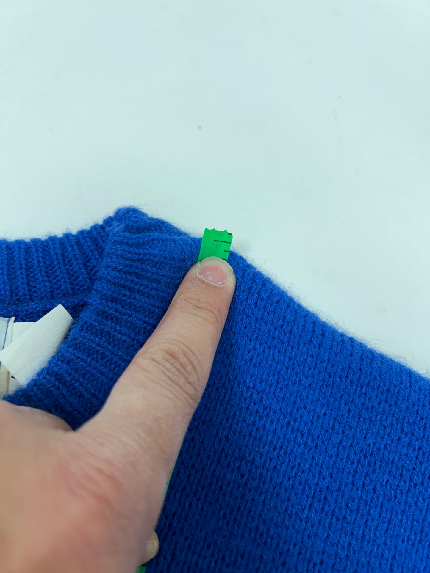 Vintage Cliff Engle New York Giants NFL Sweater Medium 23.5x27.5 Inches