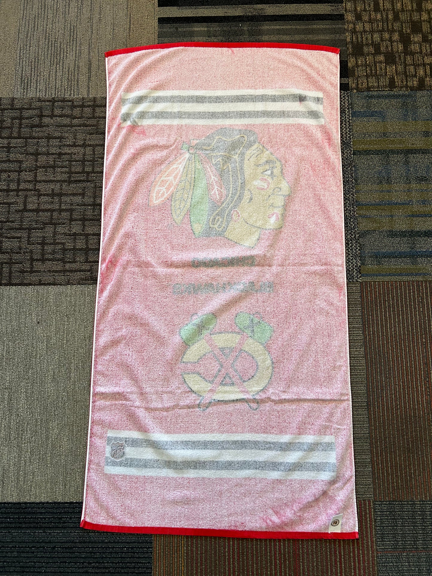 Vintage Chicago Blackhawks NHL 100% Cotton Beach Towel About 29.75x58.75 Inches
