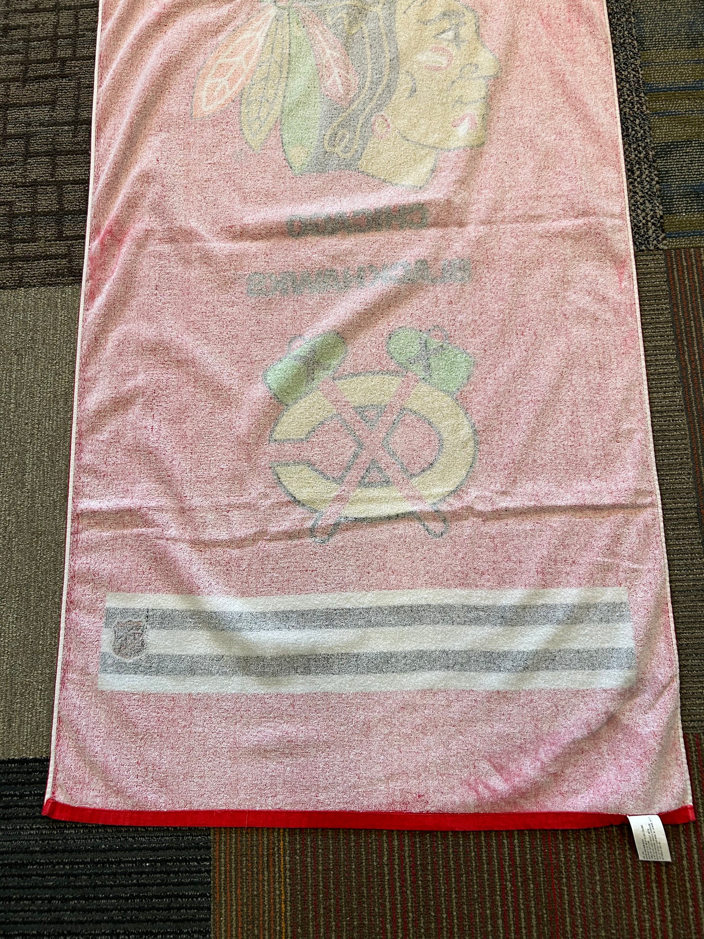 Vintage Chicago Blackhawks NHL 100% Cotton Beach Towel About 29.75x58.75 Inches
