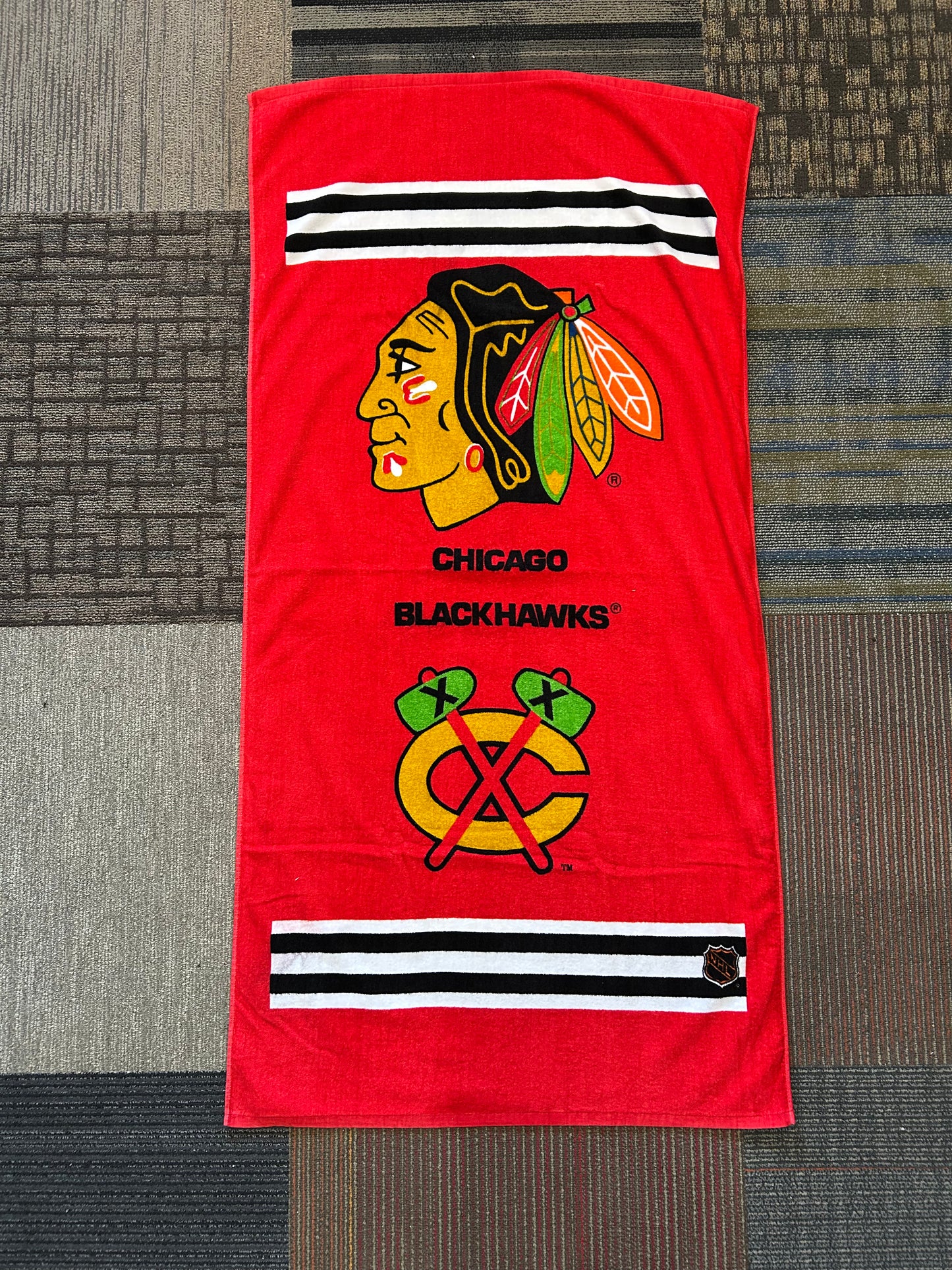 Vintage Chicago Blackhawks NHL 100% Cotton Beach Towel About 29.75x58.75 Inches