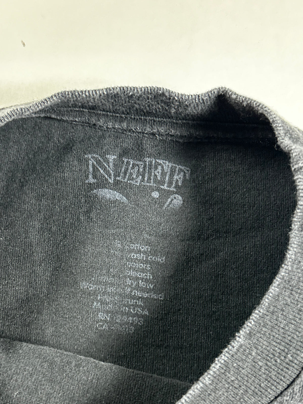 Vintage 2000s Neff Smile Face Skate Tee Large 21.25x28 Inches