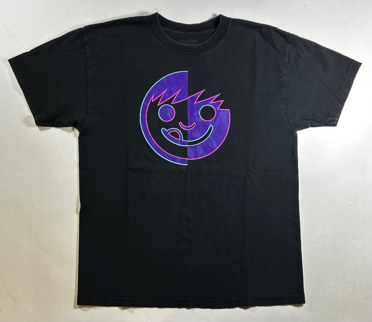 Vintage 2000s Neff Smile Face Skate Tee Large 21.25x28 Inches